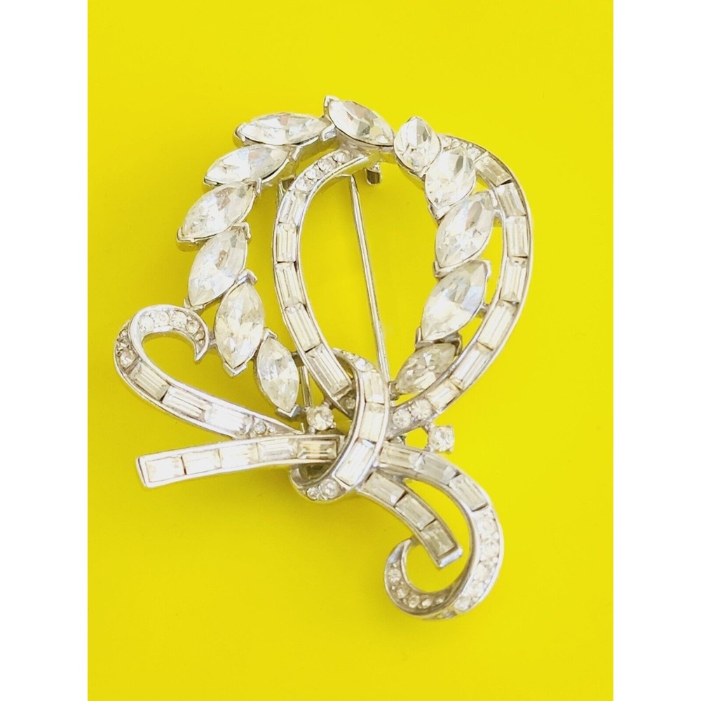 1940s CROWN TRIFARI Ribbon Bow Alfred Philippe Clear Rhinestone FUR CLIP Brooch - Picture 2 of 9